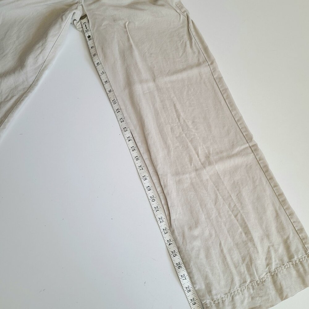 Max Studio linen/cotton bland beige pants with front buttons details. - Picture 6 of 7
